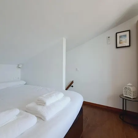 Apartment Noctua Front 002